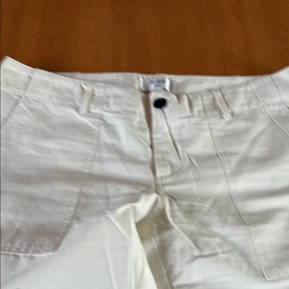Vis A Vis white Pants with Button Details